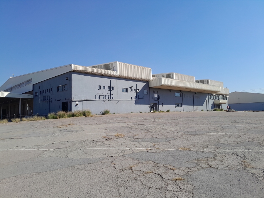 To Let commercial Property for Rent in Zinniaville North West